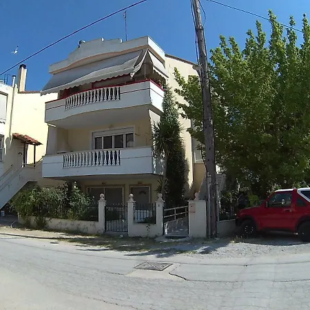 Kostas Néa Péramos